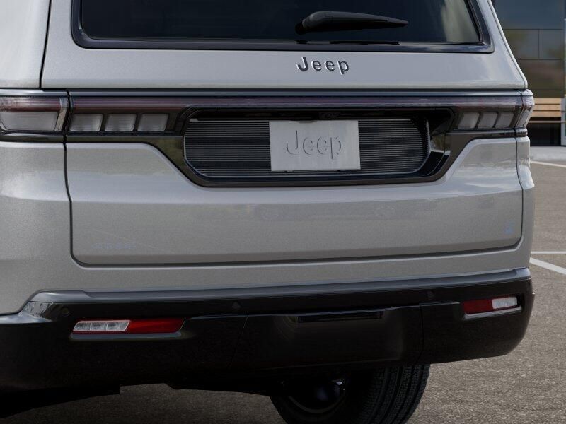 2026 Jeep Grand Wagoneer 85th Anniversary Edition 4x4Image 13