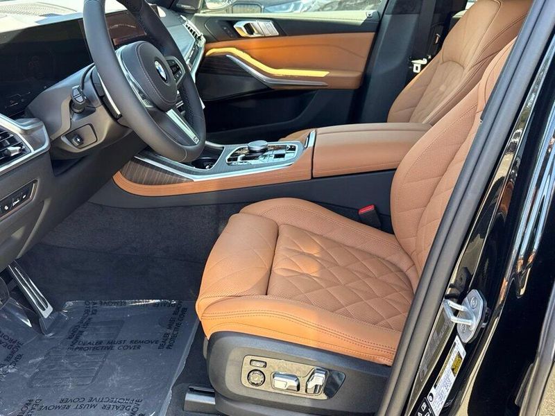 New 2027 BMW X7 xDrive40iImage 17
