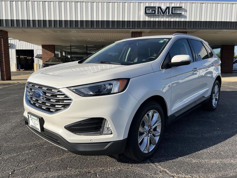 2022 Ford Edge Titanium photo 10
