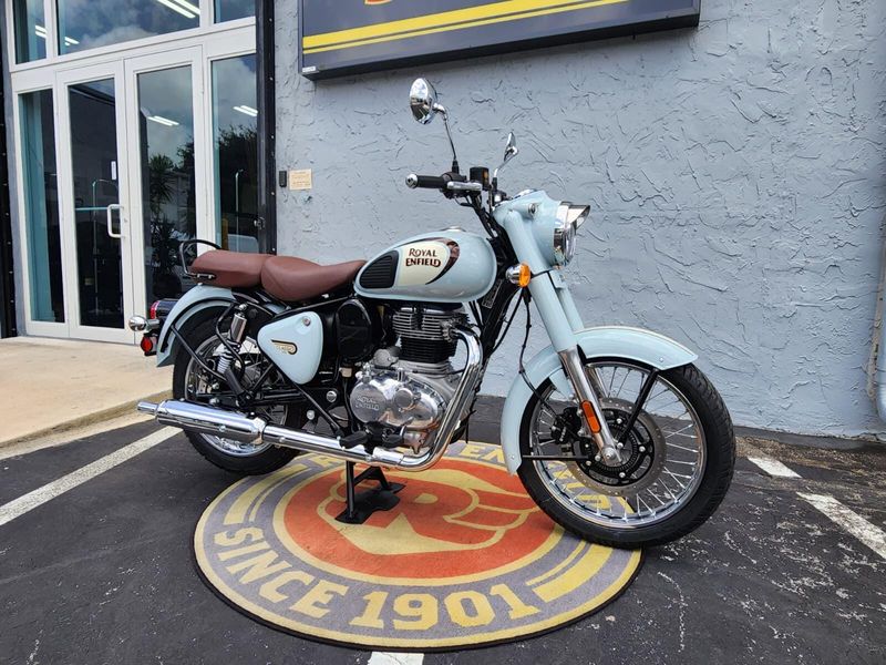 New 2024 Royal Enfield CLASSIC 350 Image 10