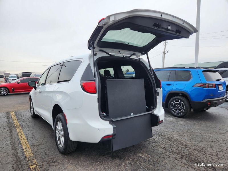 New 2026 Chrysler Voyager LX