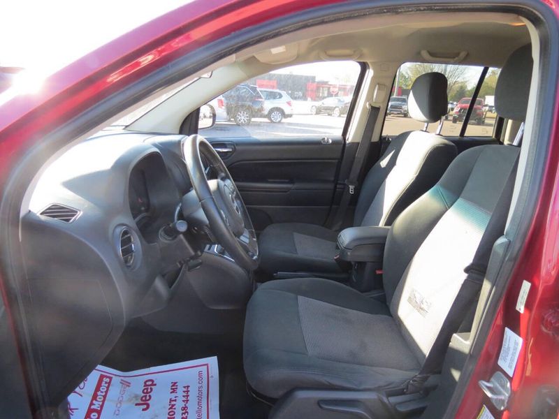 Used 2011 Jeep Compass Latitude 4x4 4dr SUVImage 10