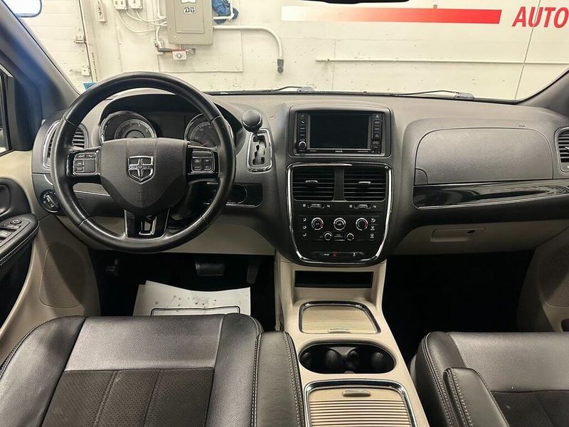 2019 Dodge Grand Caravan SXTImage 23