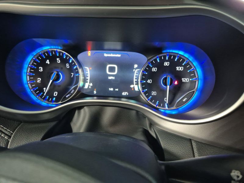 New 2025 Chrysler Pacifica SelectImage 25