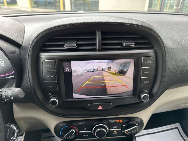 2023 Kia Soul LXImage 27
