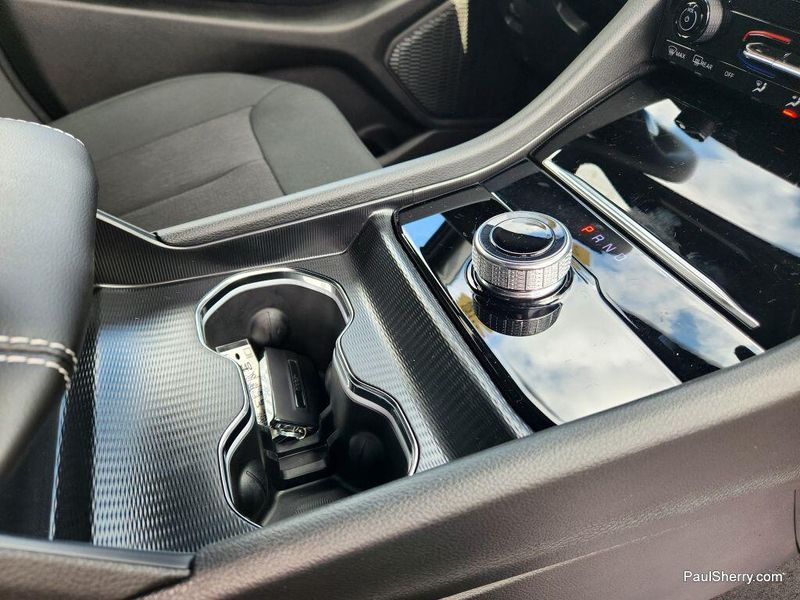 New 2025 Jeep Grand Cherokee Laredo 4x2Image 38