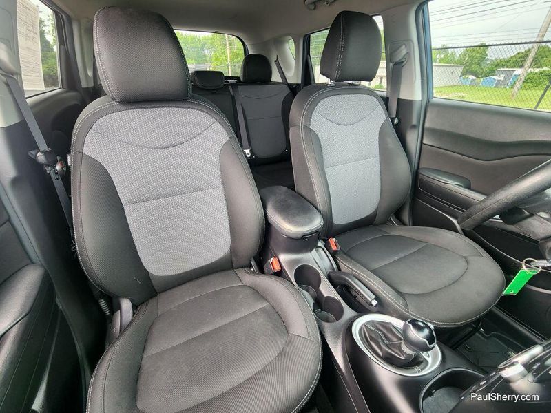 2017 Kia Soul +Image 2