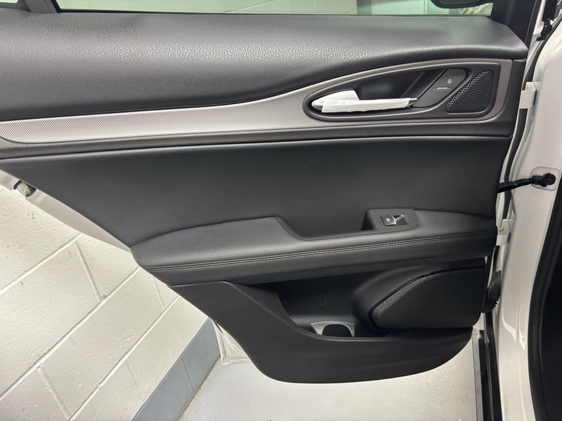 New 2025 Alfa Romeo Stelvio AwdImage 13