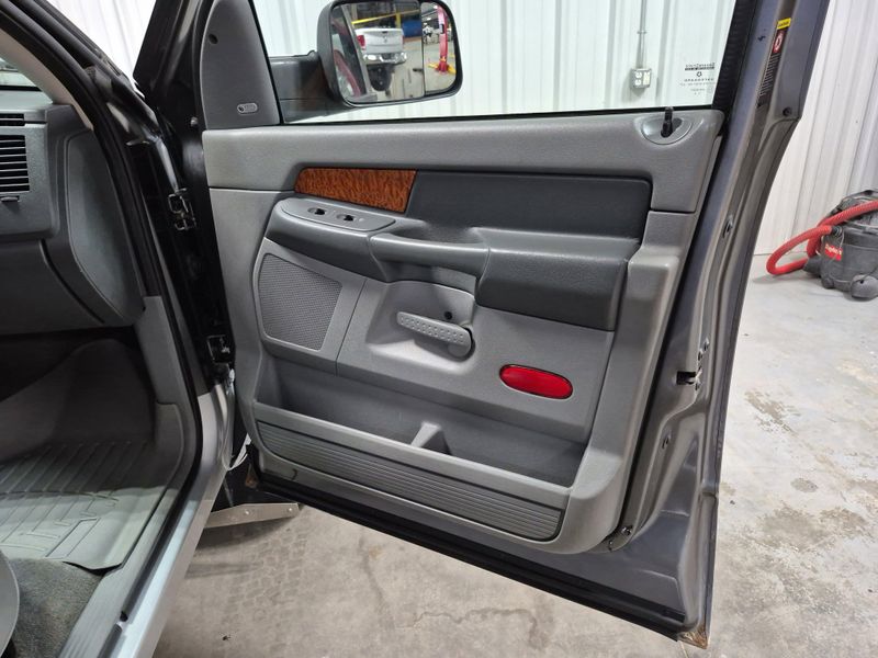 Used 2006 Dodge Ram 2500 LaramieImage 12