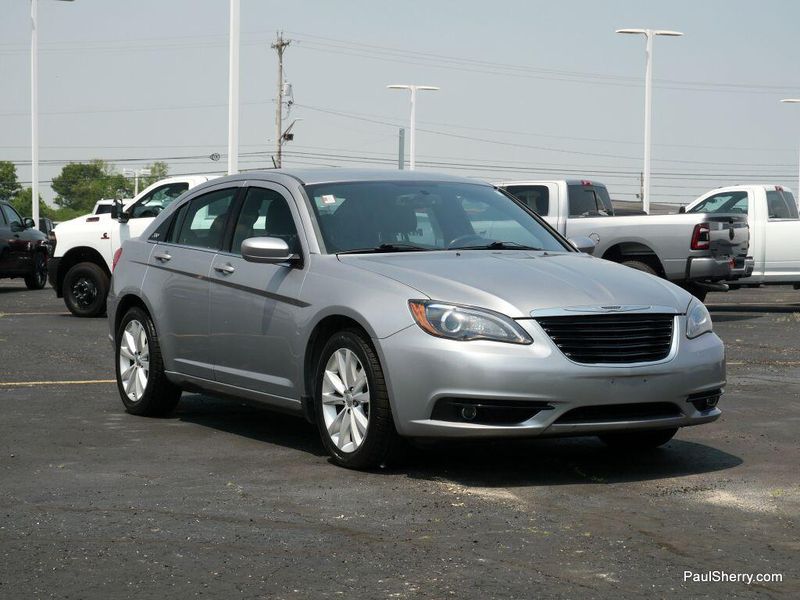 2013 Chrysler 200 Limited SImage 11