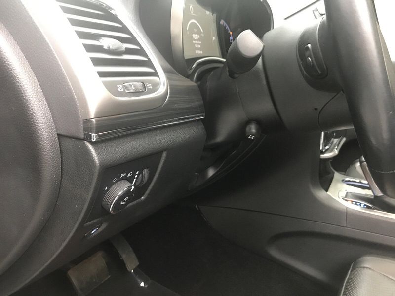 Used 2021 Jeep Grand Cherokee LimitedImage 5