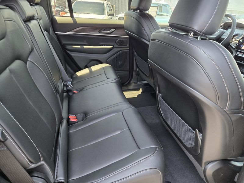 New 2026 Jeep Grand Cherokee Limited 4x2