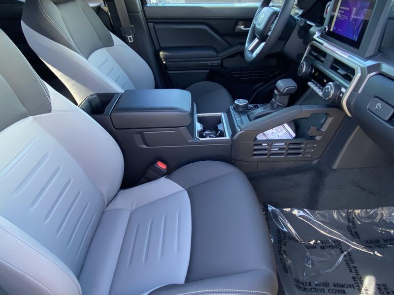 New 2025 Toyota Tacoma TRD Off Road HybridImage 10