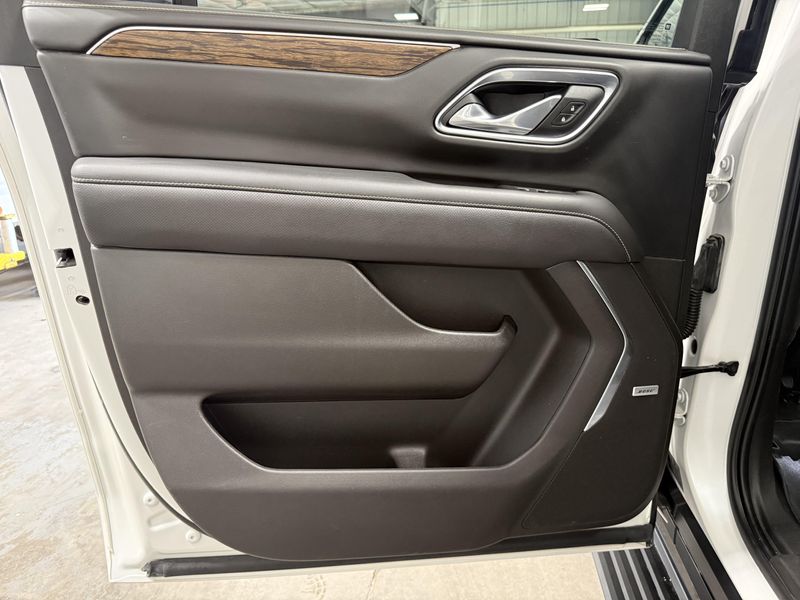 Used 2021 Chevrolet Suburban PremierImage 19