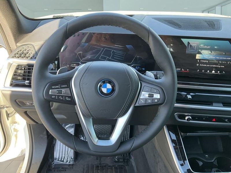 2025 BMW X5 xDrive50eImage 22