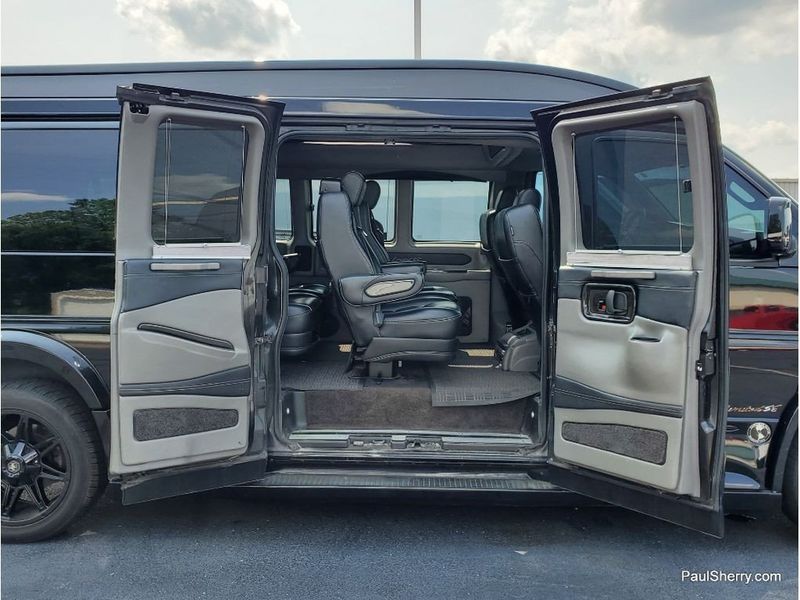 2018 Chevrolet Express 2500 Image 8