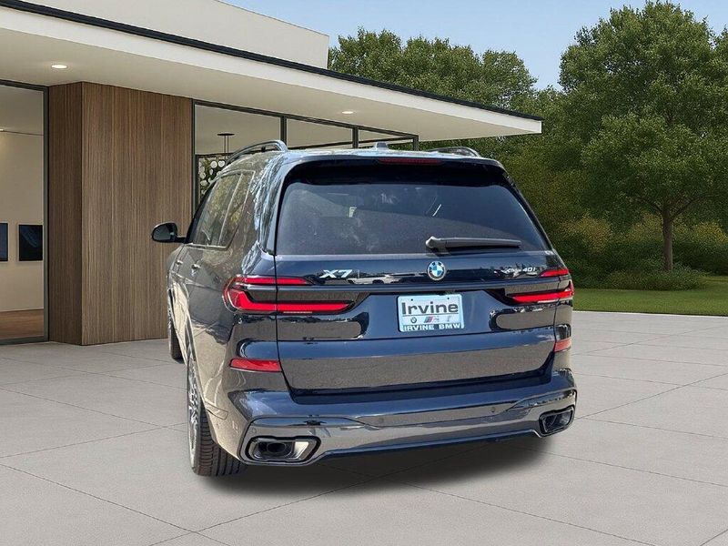 New 2027 BMW X7 xDrive40iImage 11