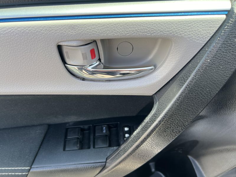 2015 Toyota Corolla LEImage 6