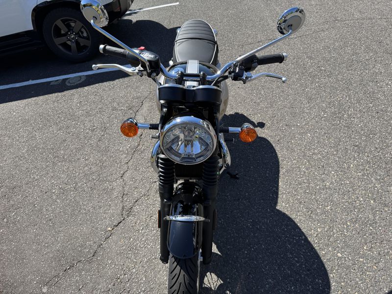 2025 Triumph Bonneville T120 - ICON EDITION - SAPPHIRE BLACK - ALUMINUM SILVER 