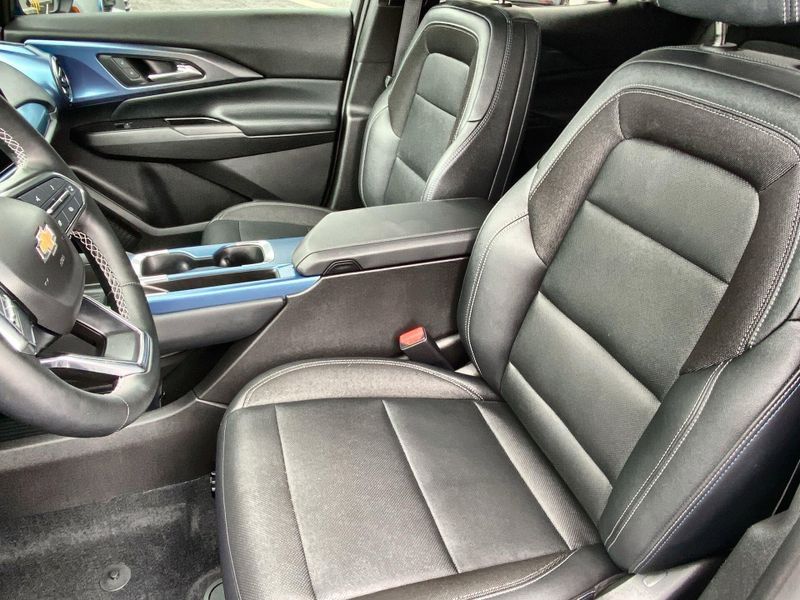 Used 2024 Chevrolet Equinox EV LTImage 18