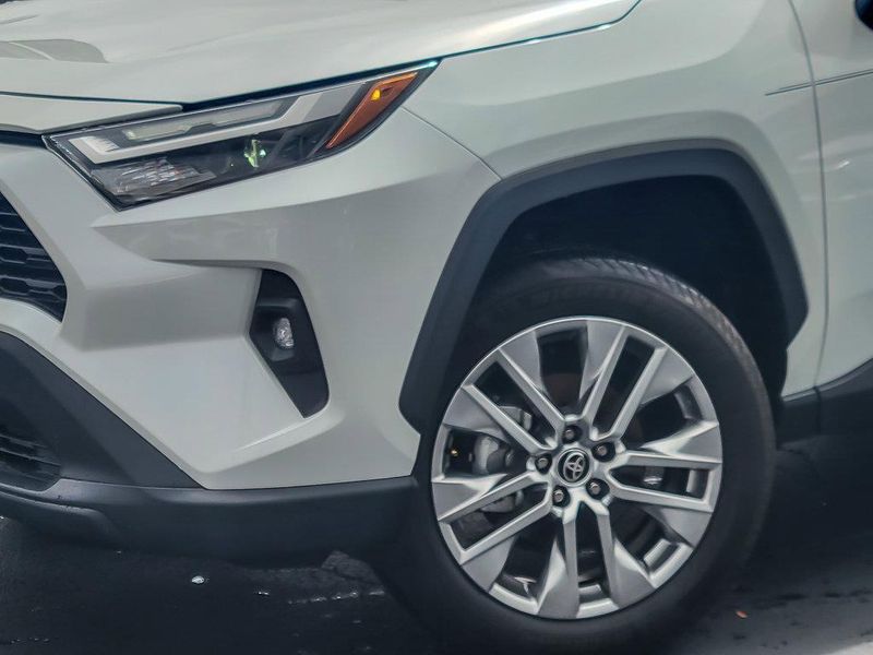 2025 Toyota RAV4 XLE Premium photo 3