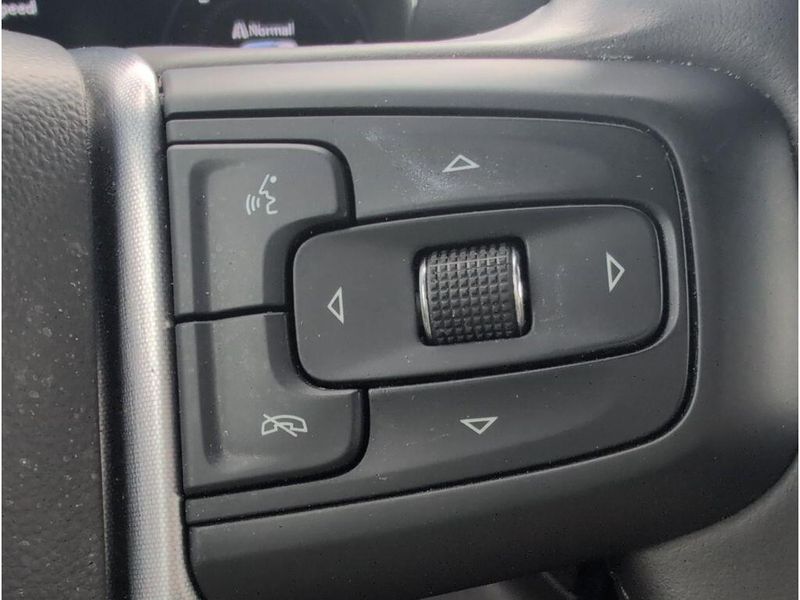 Used 2025 GMC Sierra 1500 SLTImage 26