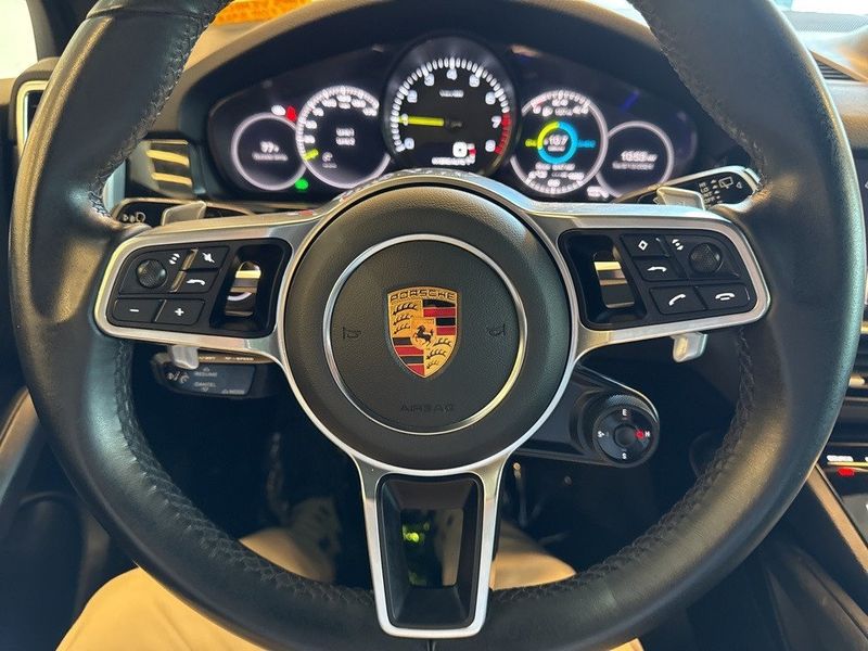 2021 Porsche Cayenne E-Hybrid BaseImage 28