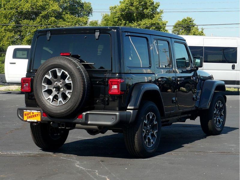 2024 Jeep Wrangler 4-door SaharaImage 17