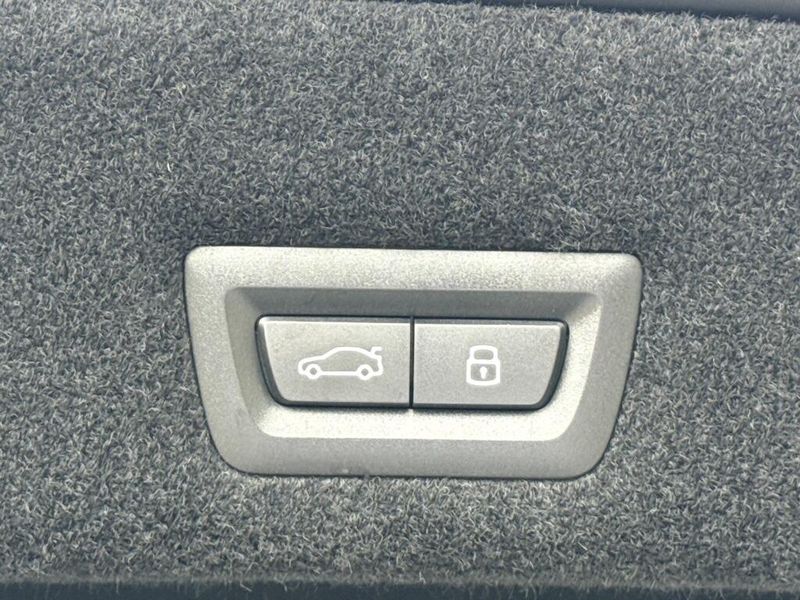 2025 BMW 7 Series 760i xDriveImage 16
