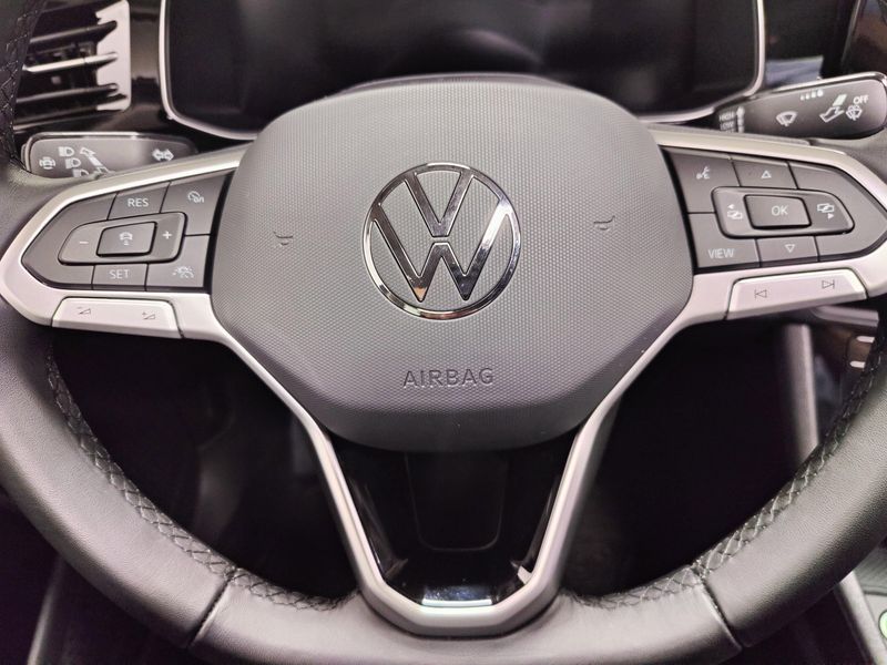 Used 2025 Volkswagen Jetta SE w/SunroofImage 27