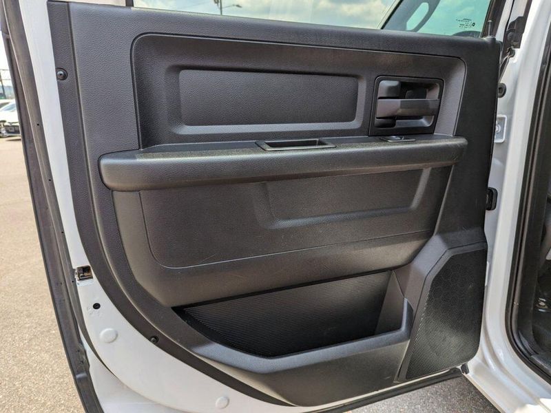 2018 RAM 4500 Chassis Tradesman in a Bright White Clear Coat exterior color and Diesel Gray/Blackinterior. Johnson Dodge 601-693-6343 pixelmotiondemo.com 