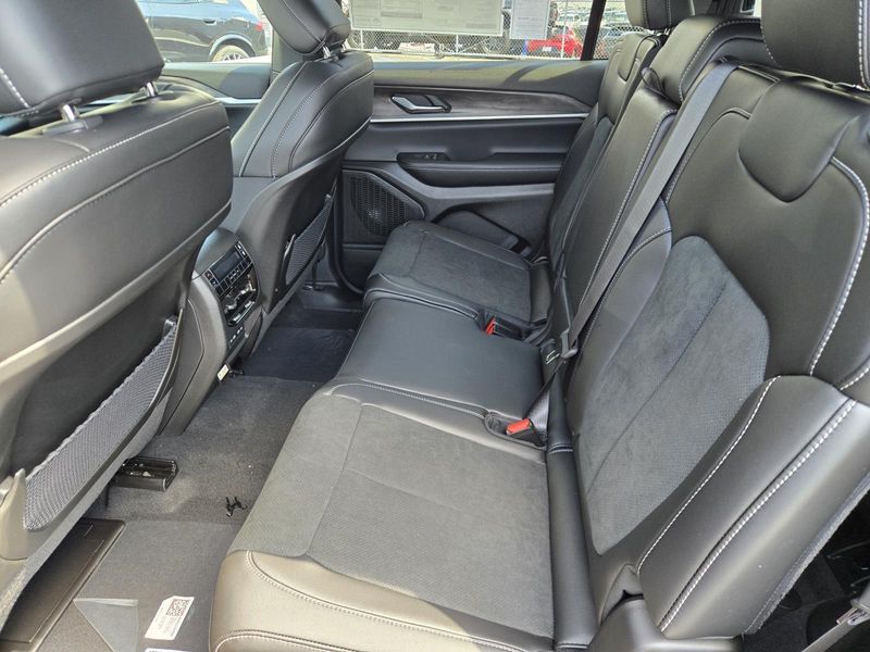 New 2026 Jeep Grand Cherokee L Laredo Altitude 4x4