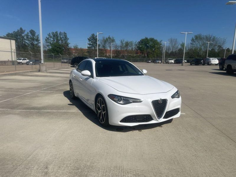 Used 2019 Alfa Romeo Giulia TiImage 3