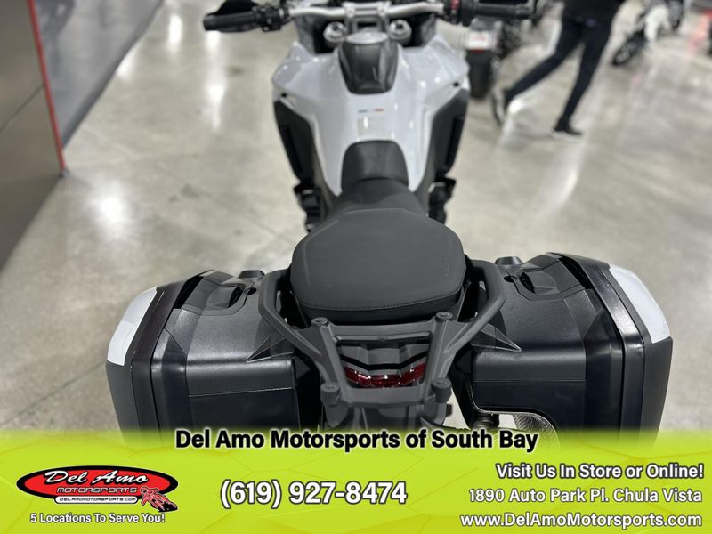 2024 Ducati MULTISTRADA V4 S TRAVEL & RADAR SPOKED WHEELS Image 3