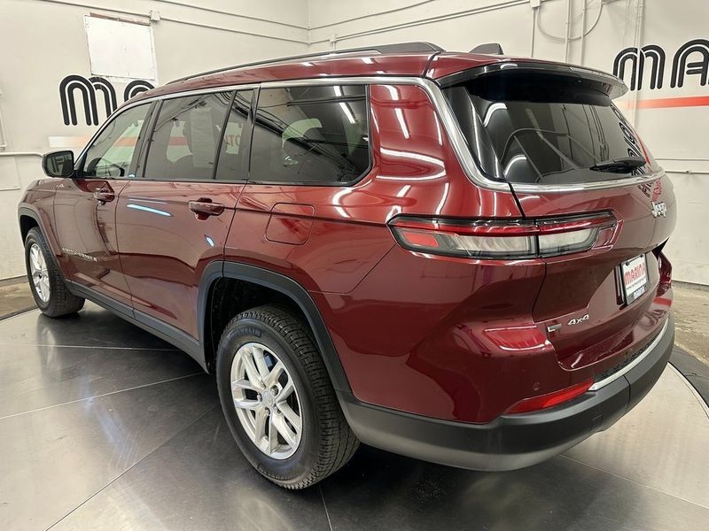 2021 Jeep Grand Cherokee L LaredoImage 13