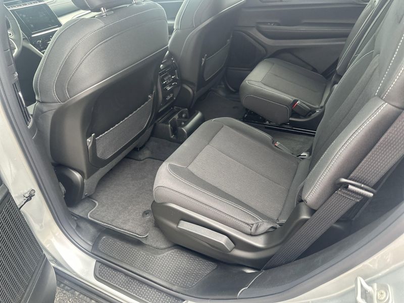 New 2025 Jeep Grand Cherokee L Laredo X 4x4Image 14