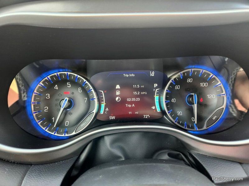 2025 Chrysler Voyager LXImage 48