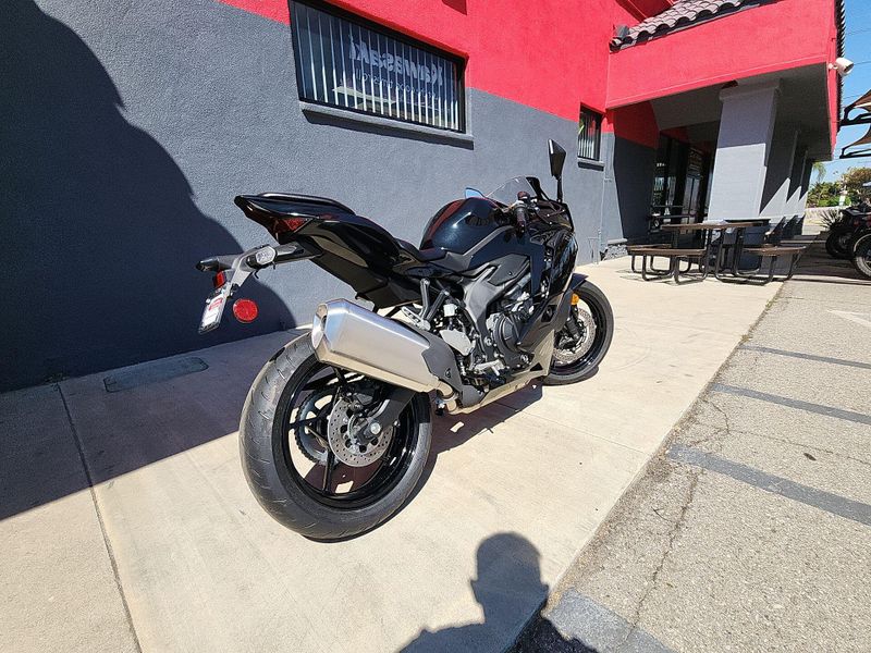 New 2025 Kawasaki NINJA ZX-4R ABS Image 12