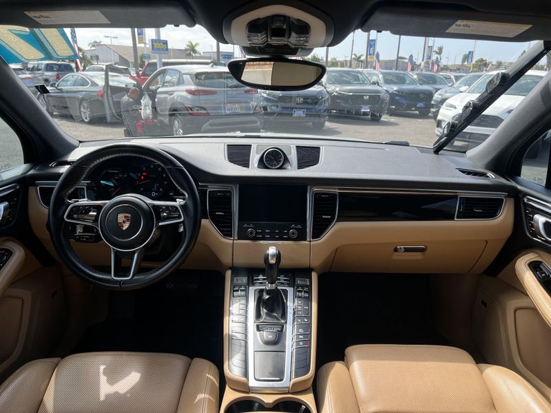 Used 2017 Porsche Macan BaseImage 19