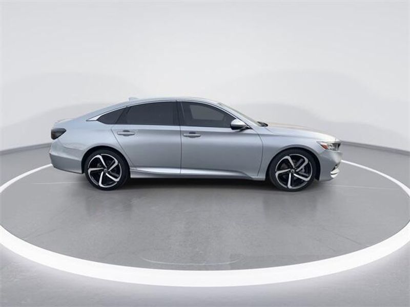 2018 Honda Accord Sport 2.0TImage 9