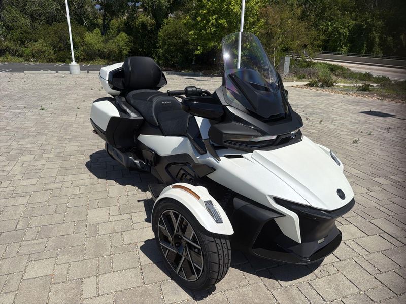 New 2026 Can-Am SPYDER RT SEA-TO-SKY (SE6) Image 11