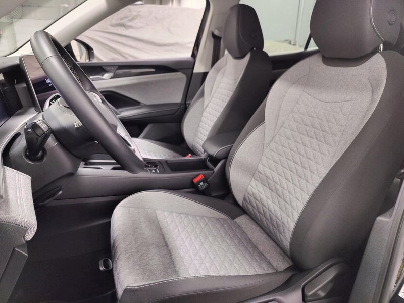 Used 2025 Volkswagen Tiguan S 4-Motion AWDImage 13