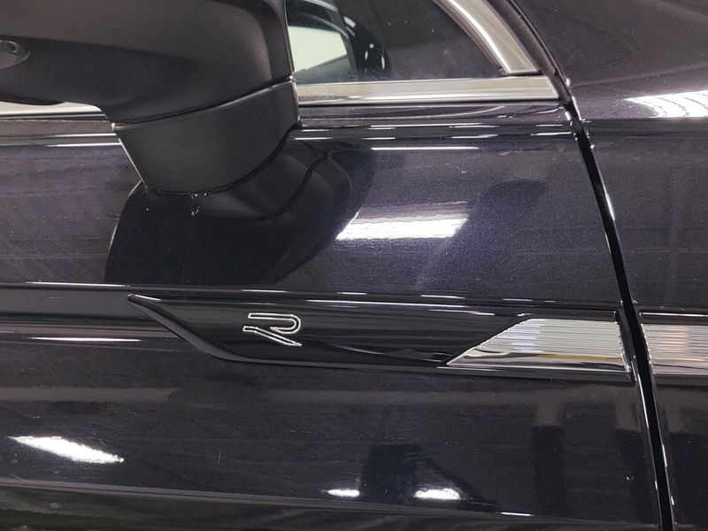 Used 2024 Volkswagen Tiguan AWD SEL R-Line w/Sunroof/NavImage 4