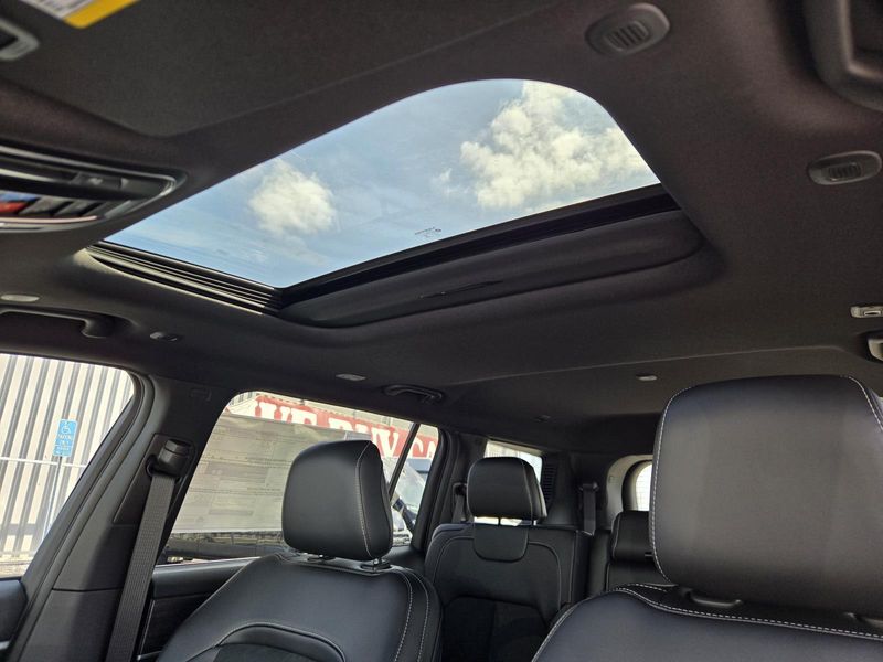 New 2026 Jeep Grand Cherokee L Laredo Altitude 4x2