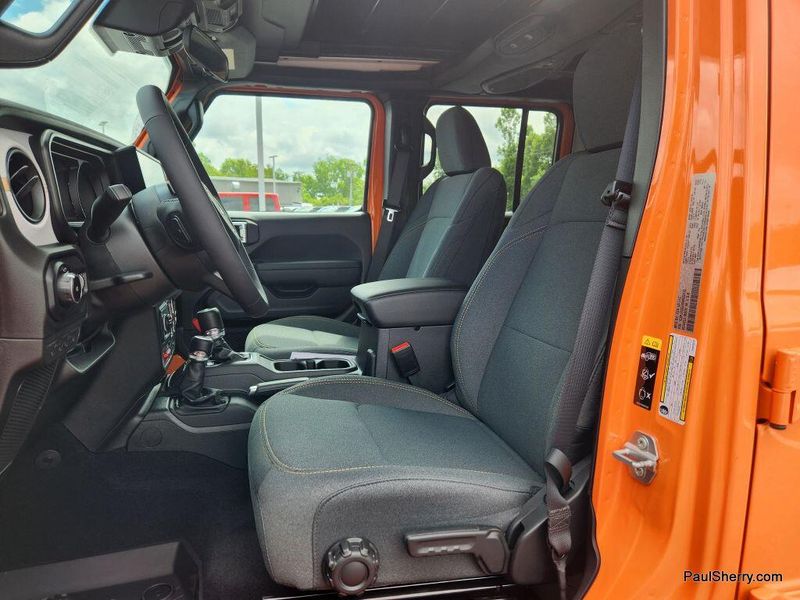 New 2025 Jeep Wrangler 4-door WillysImage 25