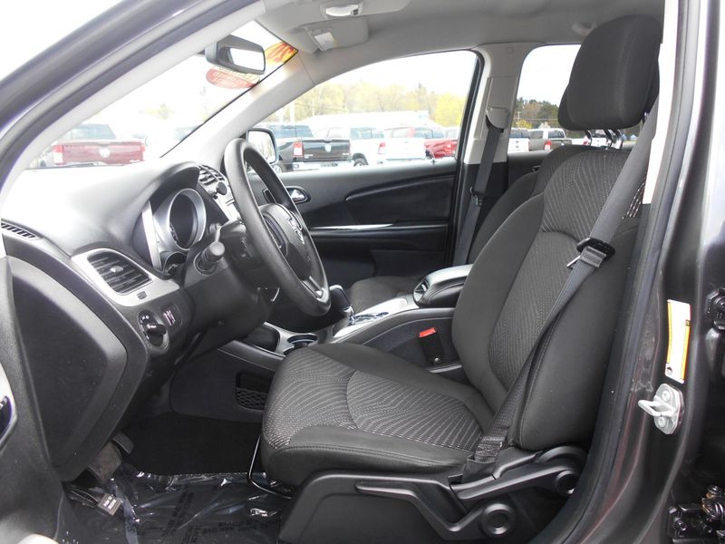 2020 Dodge Journey SEImage 6