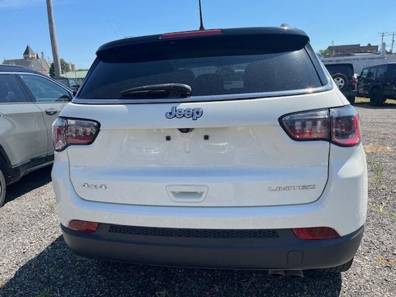 Used 2020 Jeep Compass Image 17