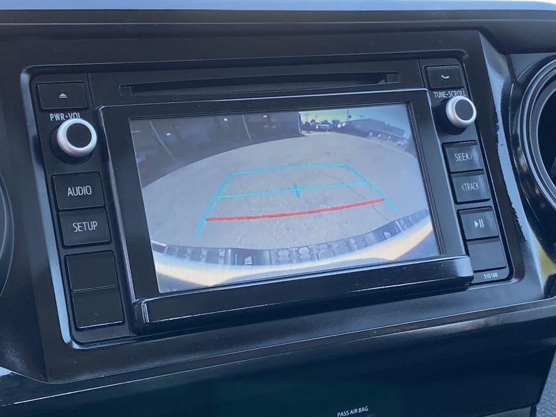 Used 2018 Toyota Tacoma Image 19