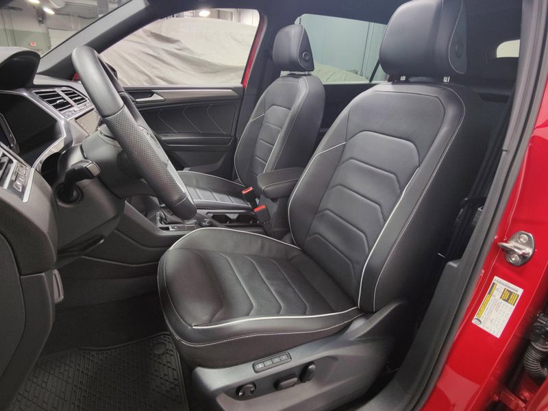Used 2024 Volkswagen Tiguan AWD SEL R-Line w/Sunroof/NavImage 19