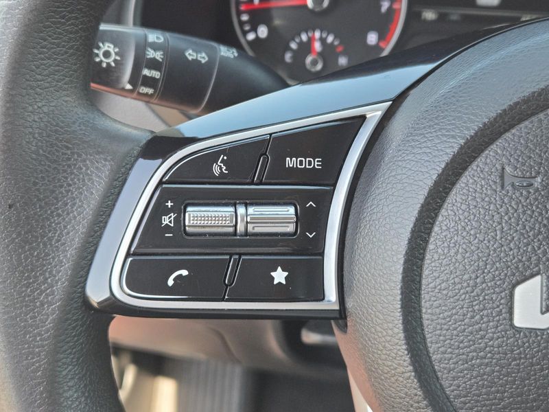 Used 2023 Kia Forte LXS IVT